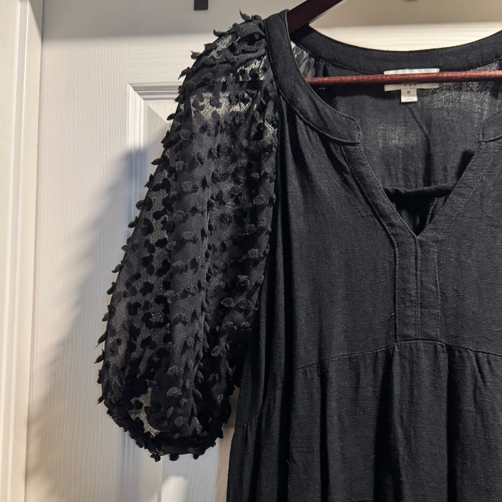 EUC Umgee Tiered Black Mini Dress with Textured Sleeves Size Medium - Picture 2 of 6